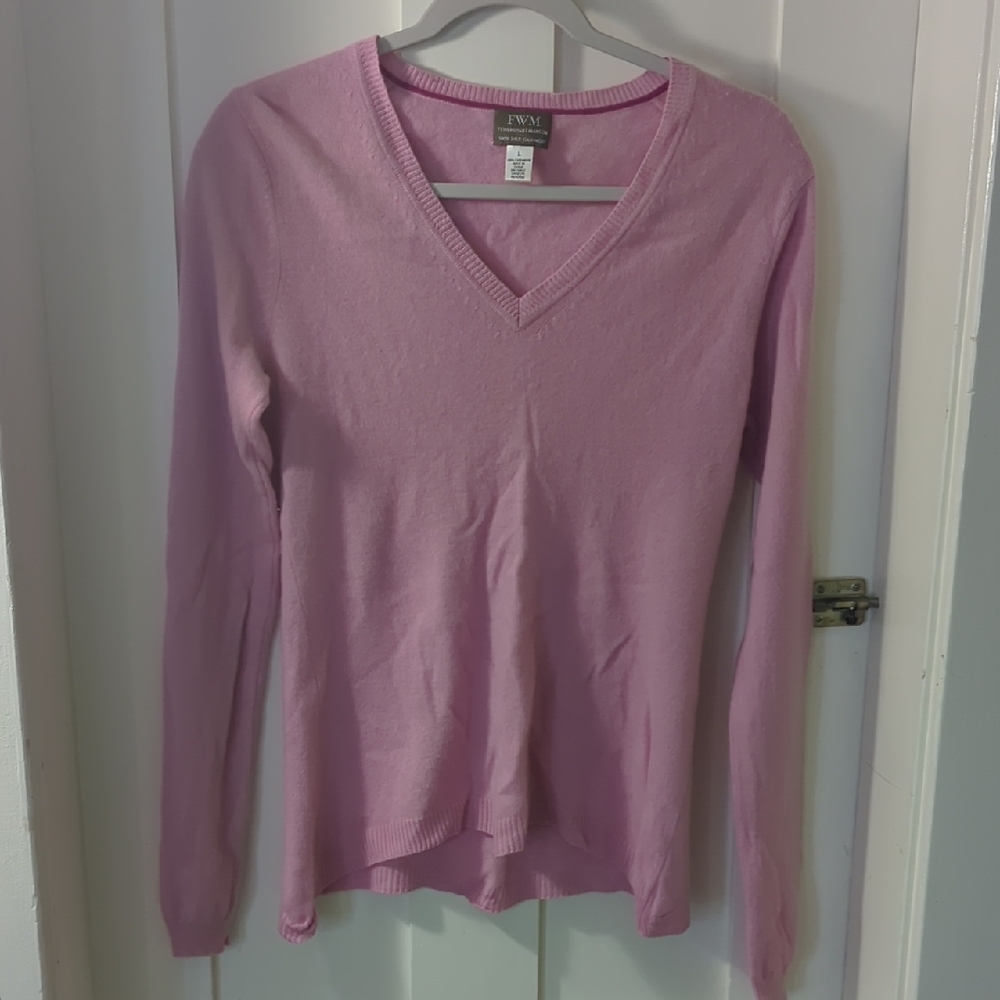 Pink V-neck Cashmere Sweater